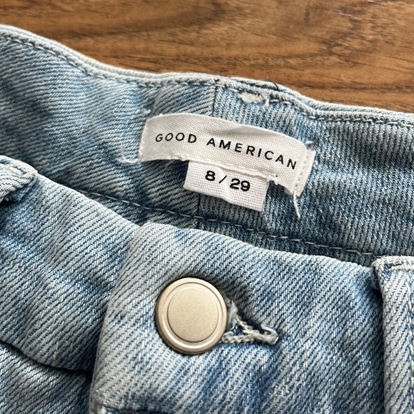 Good American Good Legs Crop (8/29) FINAL SALE - Picture 2 of 7